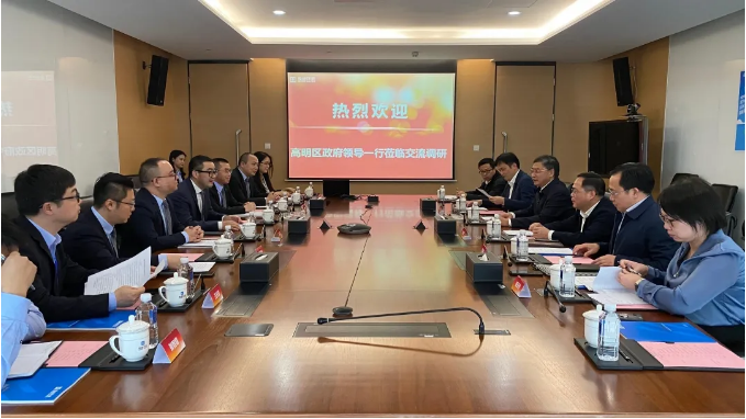 高明区区委书记杨永泰一行到巅峰国际环境调研